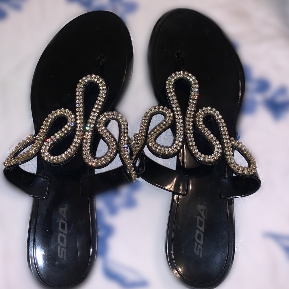 black “ hermosa “ sandals 😻